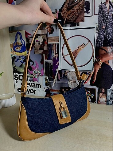  Beden mavi Renk STRADIVARIUS VİNTAGE DERİ VE KOT BİRLEŞİMİ ÇANTA