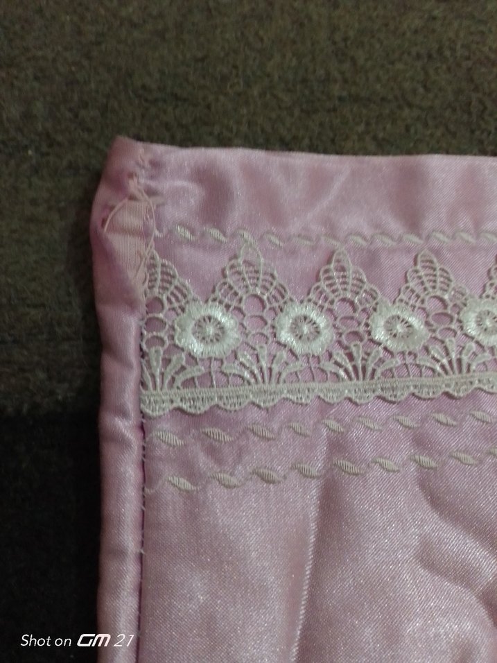 Pembe Nakışlı Yastık Kılıfı bebek - Görsel 2