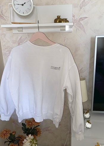 Beyaz Kollu Kadın Sweatshirt