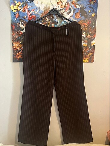 KAHVERENGİ ÇİZGİLİ KUMAŞ PANTOLON