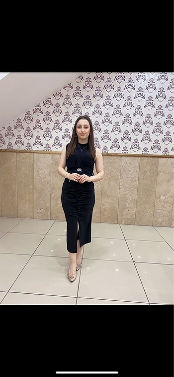 Trendyol & Milla Siyah vücuda oturan elbise