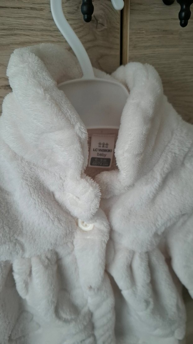 Kız Çocuk Beyaz Düğmeli Peluş Ceket - Görsel 2