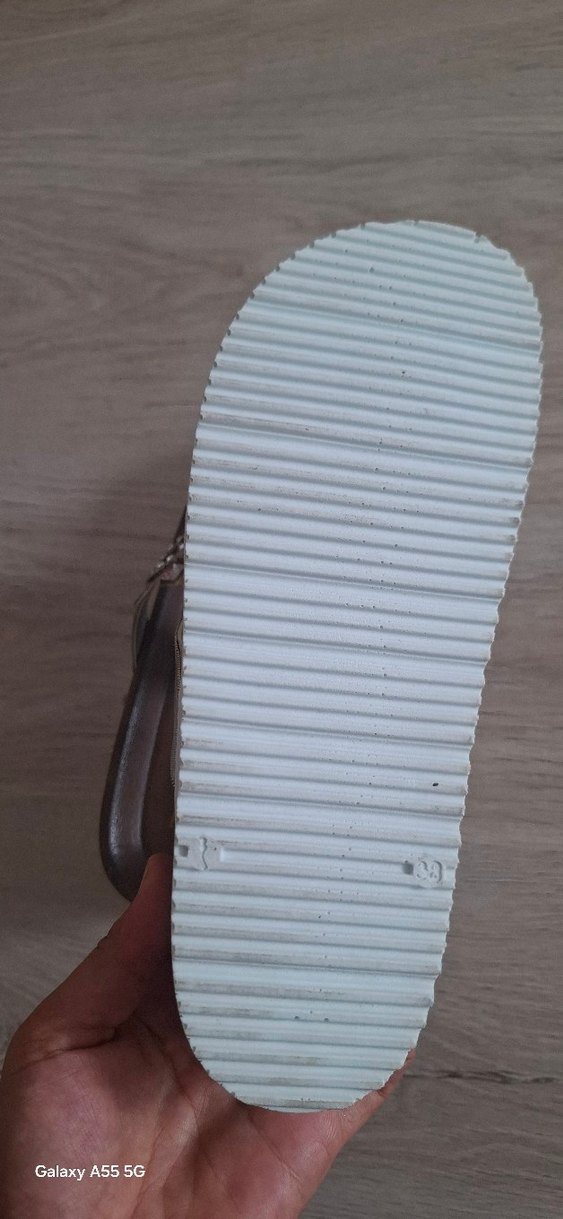 Kahverengi Parlak Taşlı Dolgu Topuklu Kadın Terlik - Görsel 2