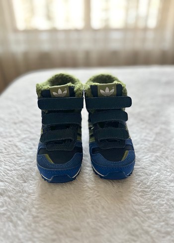 Sıfır orijinal adidas çocuk bot 19-20 no - Görsel 2