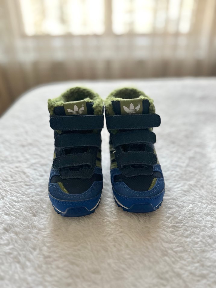 Sıfır orijinal adidas çocuk bot 19-20 no - Görsel 2