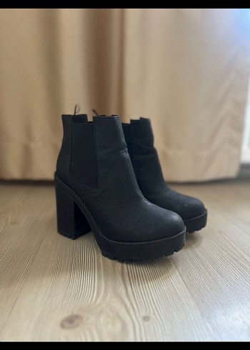 Deichmann Siyah Topuklu Bot