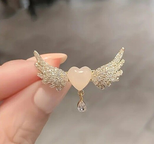 Kalpli ve Taşlı Kanat Broş