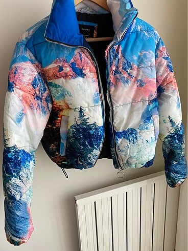 Bershka desenli şişme mont