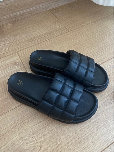 H&M H&m kapitone terlik