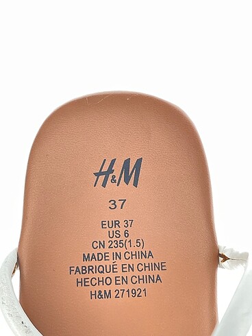 37 Beden beyaz Renk H&M Terlik %70 İndirimli.
