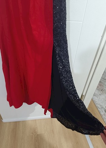 Kırmızı Uzun Drapeli Kadın Abiye Elbise - Görsel 2