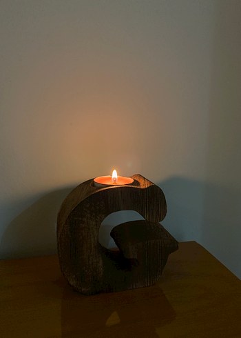 Ahşap G Harfi Mumluk - Görsel 2