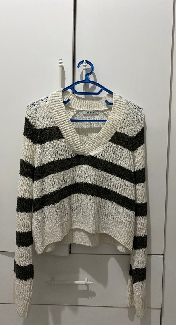 V Yaka Çizgili Örgü Kadın Kazak - Görsel 2