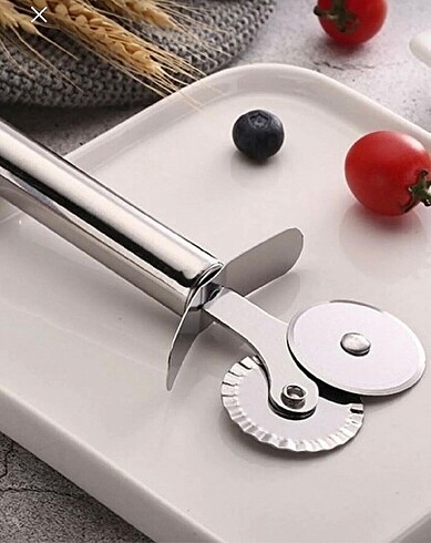 Pizza kesme aparatı