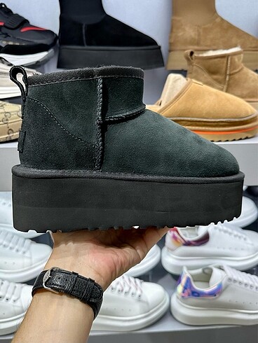 Ugg Ugg bot