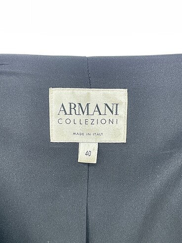 40 Beden siyah Renk Armani Blazer %70 İndirimli.