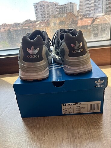 adidas ZX Wavian W model