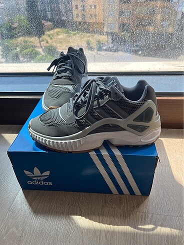 Adidas adidas ZX Wavian W model