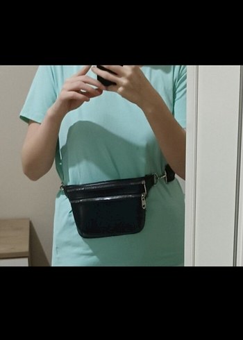 Akay Siyah Deri Kemerli Kadın Çapraz Çanta