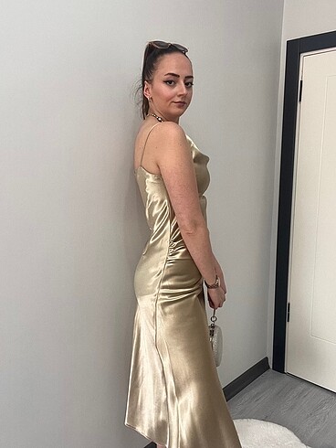 Zara Gold Saten İnce Askılı Elbise