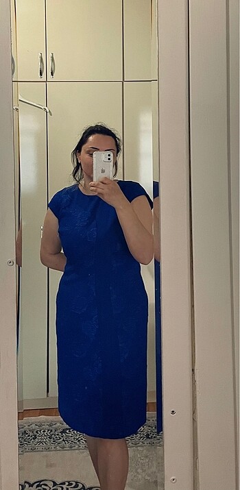 Diğer gül detaylı elbise