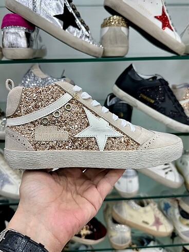 Golden Goose Deluxe Mid Star