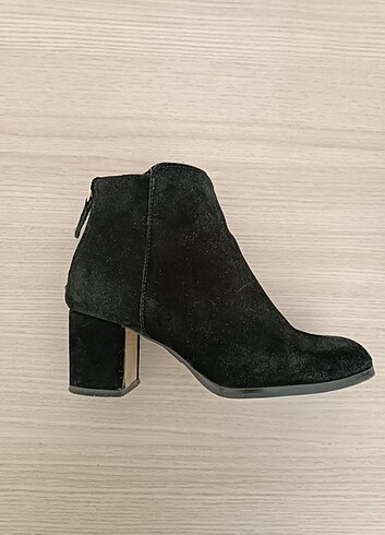 STRADIVARIUS 36 NUMARA BOT