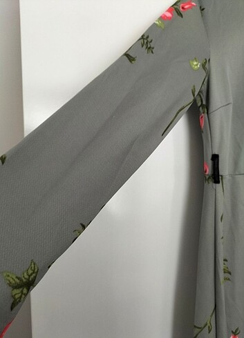 Çiçekli elbise  - Görsel 2