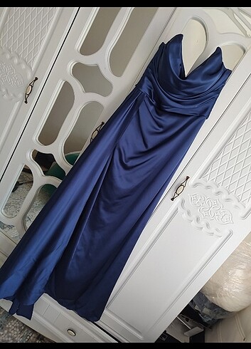 42 Beden mavi Renk Pretty Saten uzun elbise 