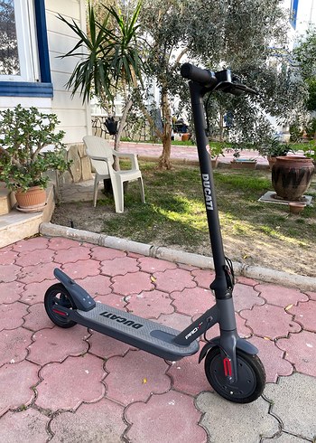 Ducati Pro-I Evo Elektrikli Scooter - Görsel 2