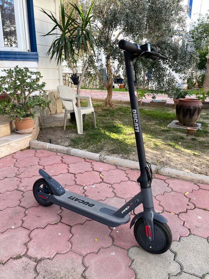 Ducati Pro-I Evo Elektrikli Scooter - Görsel 2