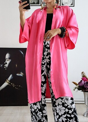 Saten kimono