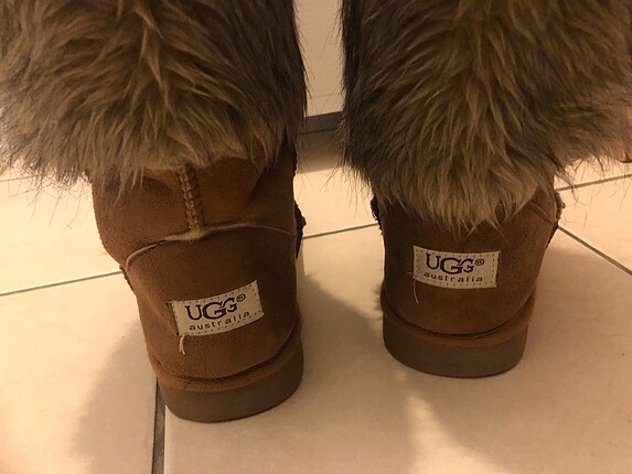 UGG az giyilmiştir 39 numara kalıbı dardır