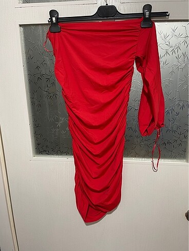 Orjinal zara drapeli kırmızı elbise