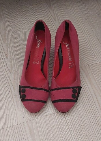 Düğmeli Pembe Süet Yüksek Topuklu Kadın Ayakkabı - Görsel 2