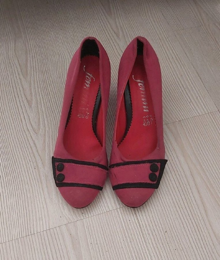 Düğmeli Pembe Süet Yüksek Topuklu Kadın Ayakkabı - Görsel 2