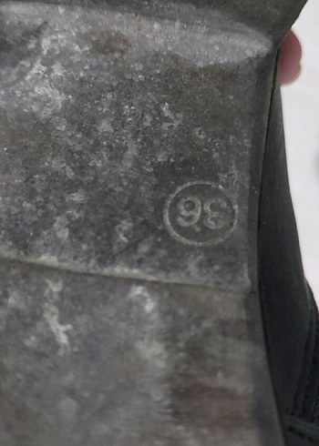 Siyah Deri Gotik Tokalı Topuklu Bot - Görsel 4