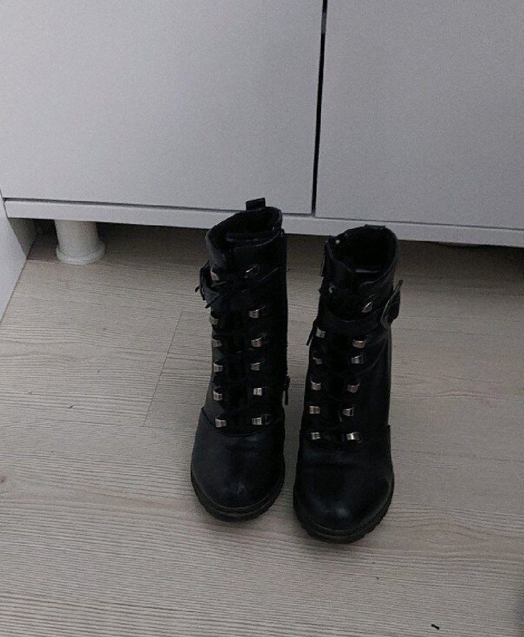 Siyah Deri Gotik Tokalı Topuklu Bot - Görsel 3