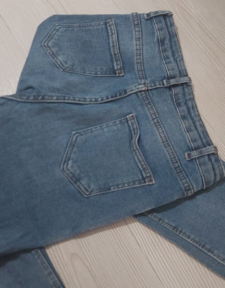 Gri Yırtık Detaylı Kadın Kot Pantolon - Görsel 2