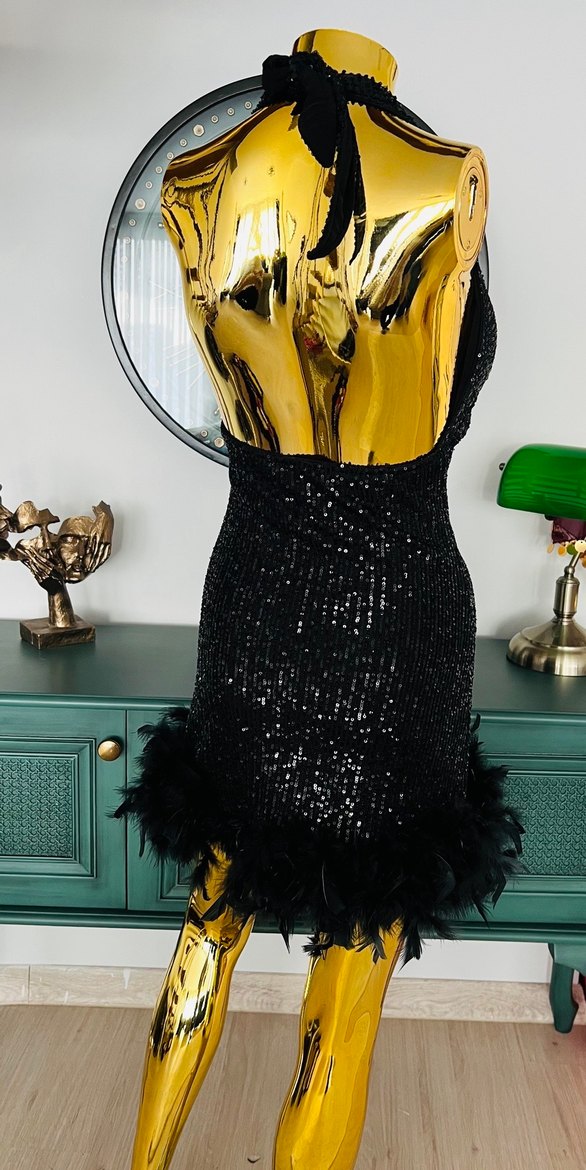 Mini Siyah V Yaka İşlemeli Pullu Elbise - Görsel 2