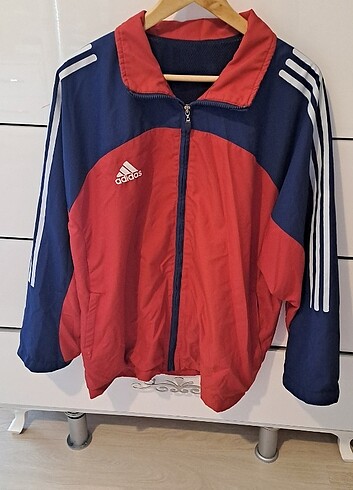 orijinal Adidas eşofman üstü Large beden. cepleri fermuarlı ferm