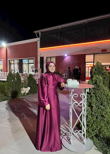 Uzun Kollu Mor Drapeli Tesettür Abiye - Görsel 2