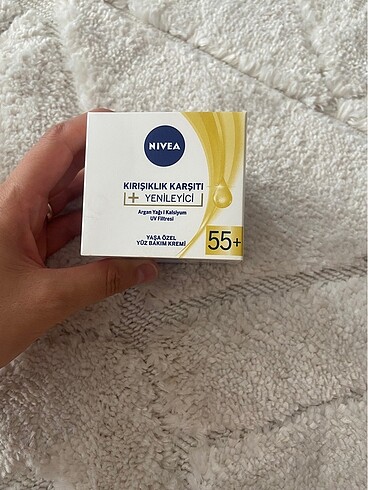Nivea kırışıklık karşıtı yenileyici krem