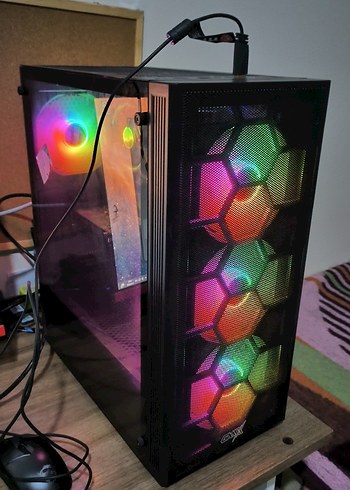 Çok Renkli RGB Masaüstü Bilgisayar