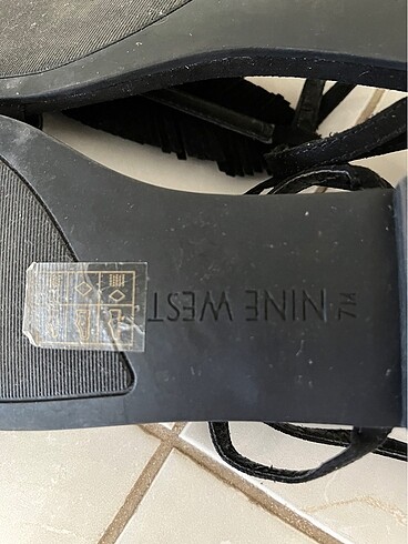 37 Beden siyah Renk Nine west sandalet