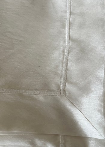 Parlak Beyaz Düz Masa Örtüsü - Görsel 2