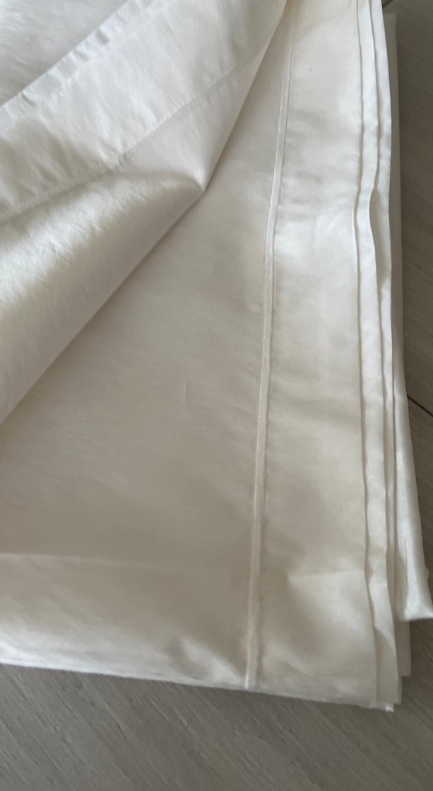 Parlak Beyaz Düz Masa Örtüsü - Görsel 4