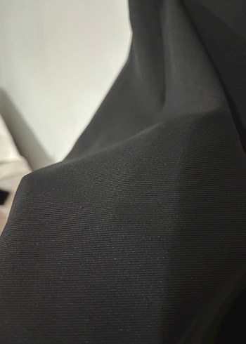 Siyah V Yakalı Midi Gövdeyi Saran Elbise - Görsel 3