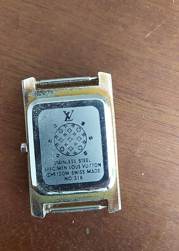 Beden altın Renk Altın Renkli Louis Vuitton Kadın Saati