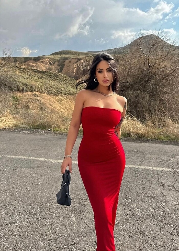 KIRMIZI YIRTMAÇLI UZUN ELBİSE - Görsel 2